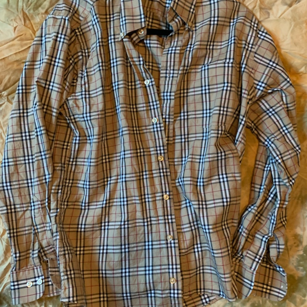 Burberry Novacheck Button Up shirt. Size S.